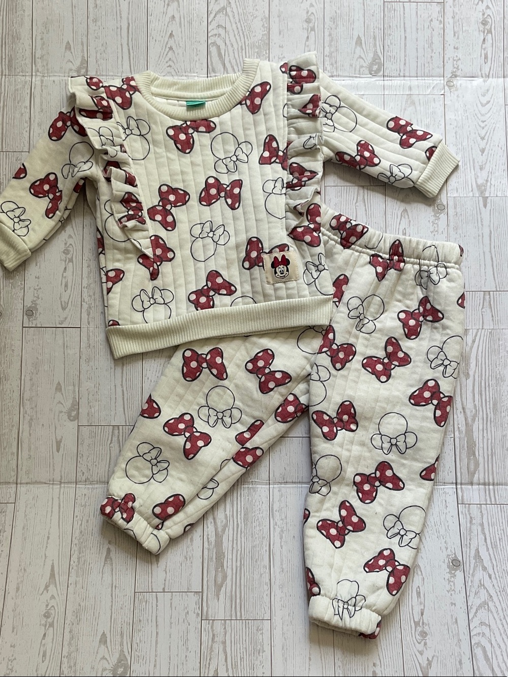 Disney Cream MINNIE MOUSE Set with Red Bow Print